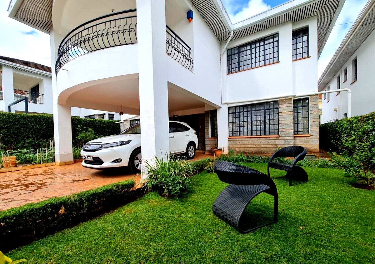 4BR Townhouse with Jacuzzi & Sunken Lounge - Westlands