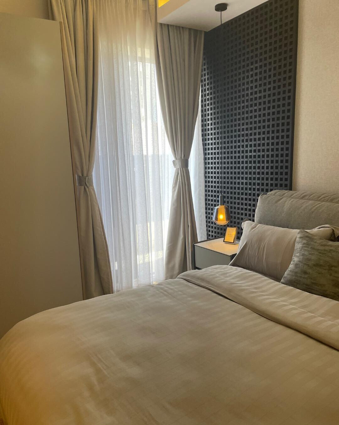 2BR with Heated Pool & Rooftop BBQ - Lavington
