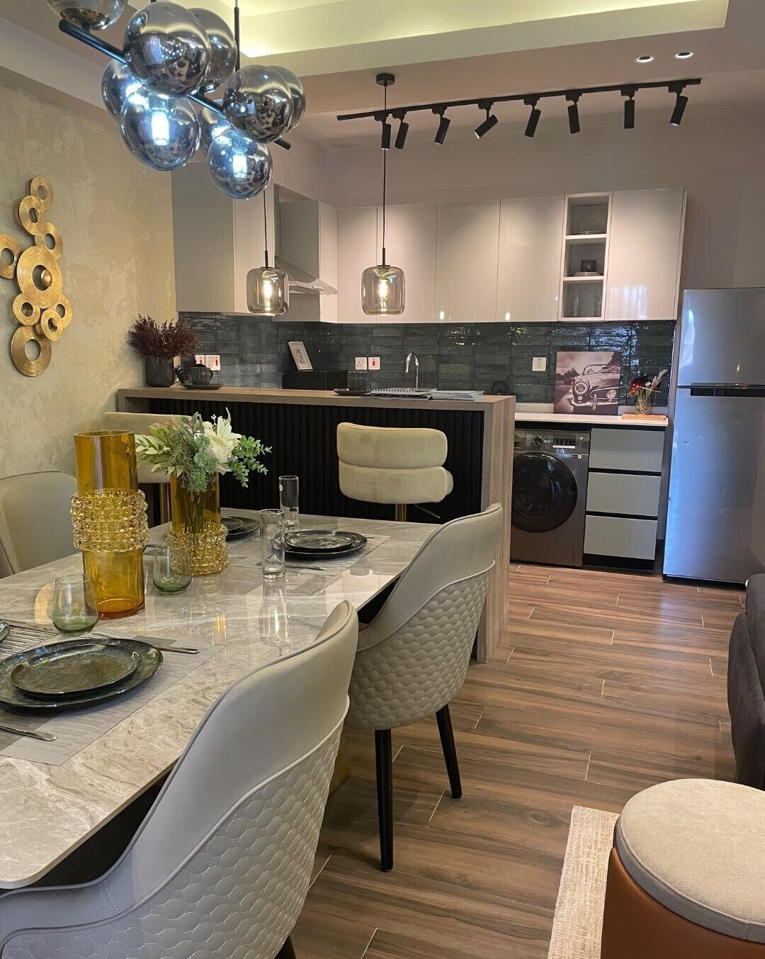 2BR with Heated Pool & Rooftop BBQ - Lavington