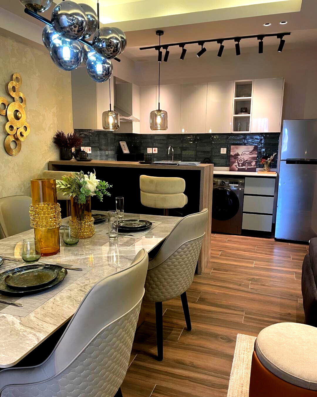 2BR with Heated Pool & Rooftop BBQ - Lavington