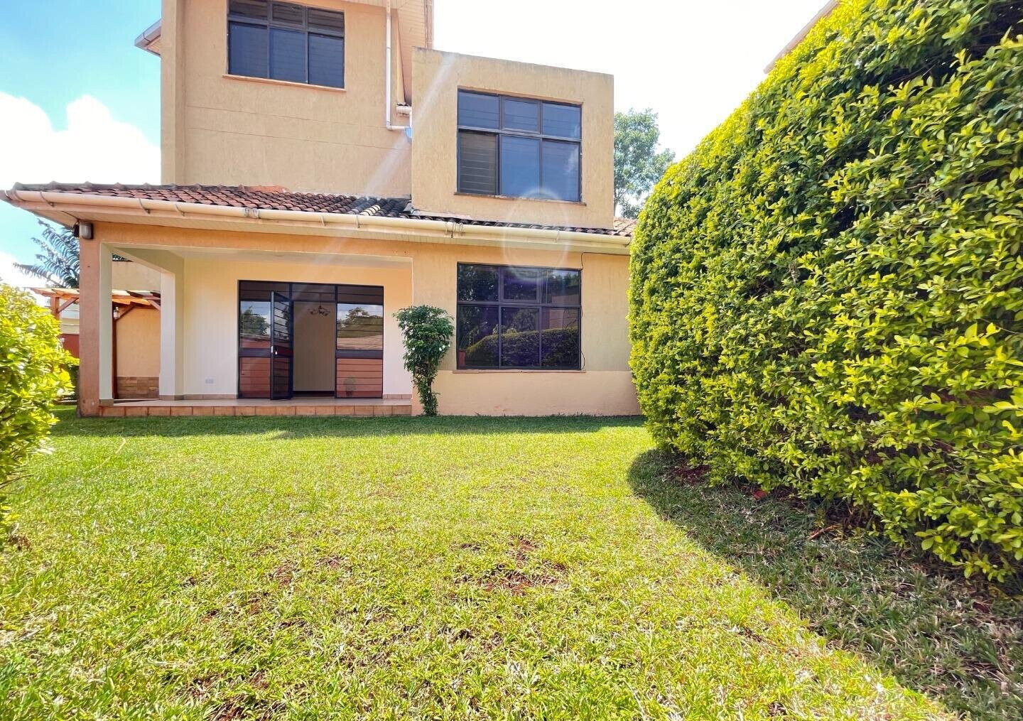 5-Ensuite Townhouse with DSQ & Private Garden - Lavington