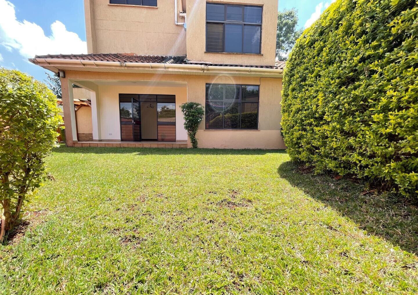 5-Ensuite Townhouse with DSQ & Private Garden - Lavington