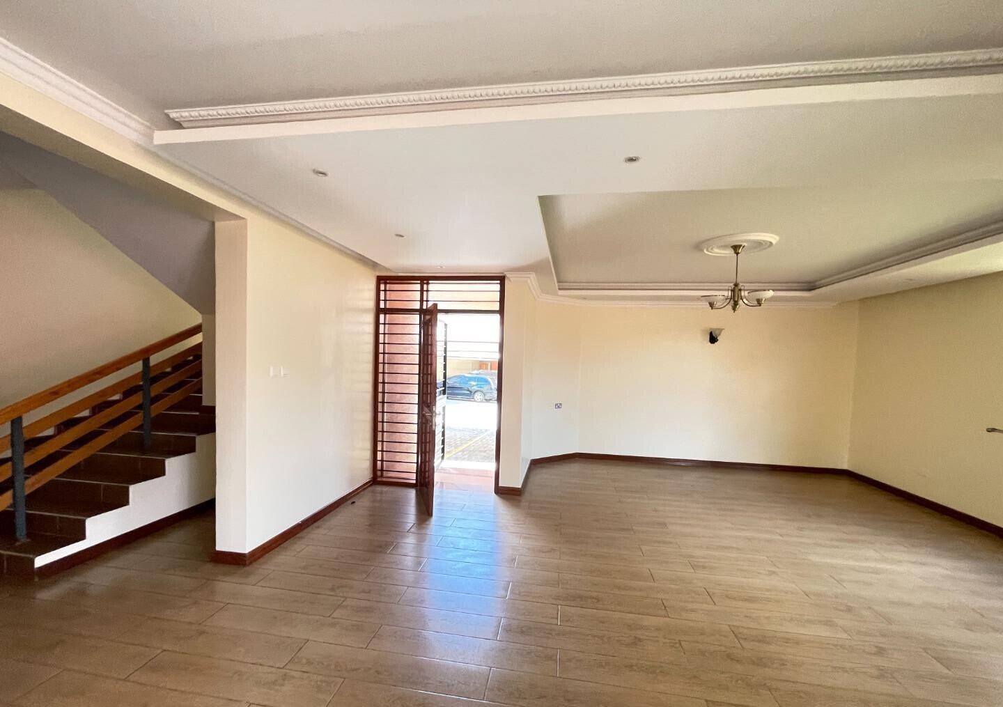 5-Ensuite Townhouse with DSQ & Private Garden - Lavington