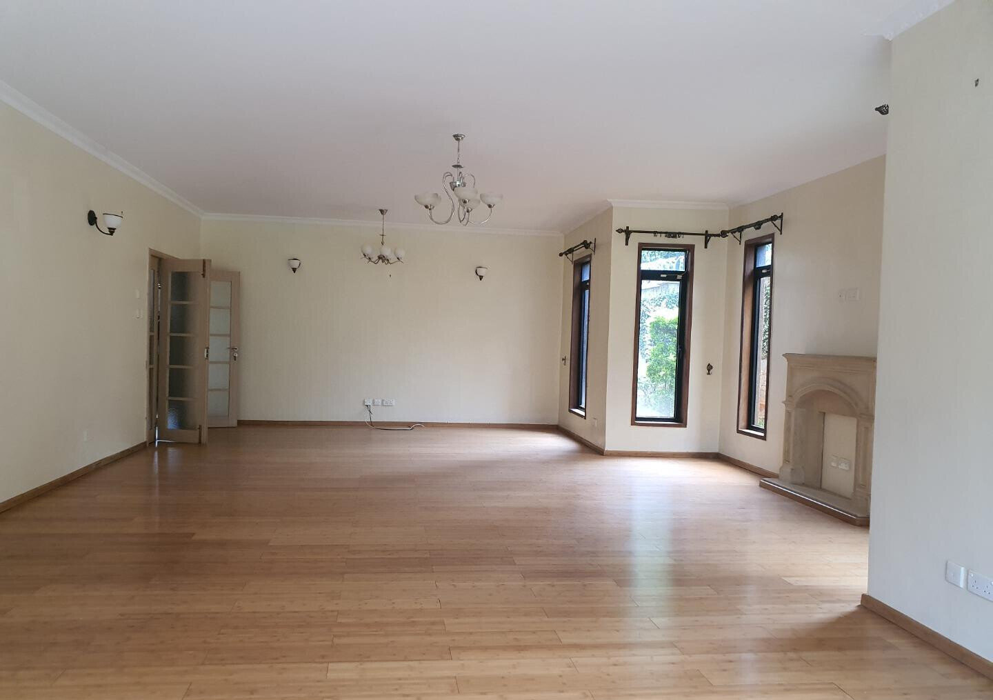 5-Ensuite Townhouse with Steam Room, Sauna & Jacuzzi - Lavington