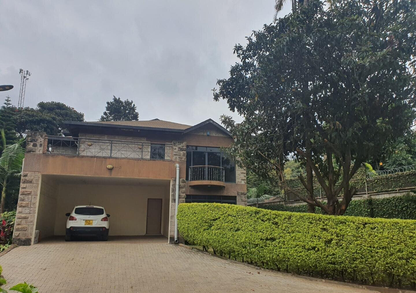 5-Ensuite Townhouse with Steam Room, Sauna & Jacuzzi - Lavington