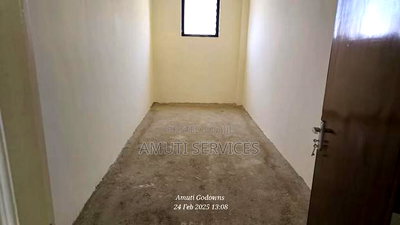 2850 SQFT Office/Storage to Let - Image 3