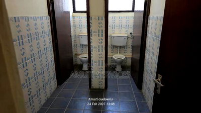 2850 SQFT Office/Storage to Let - Image 5