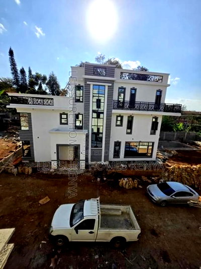 5bdrm Villa in Lavington for sale - Image 1