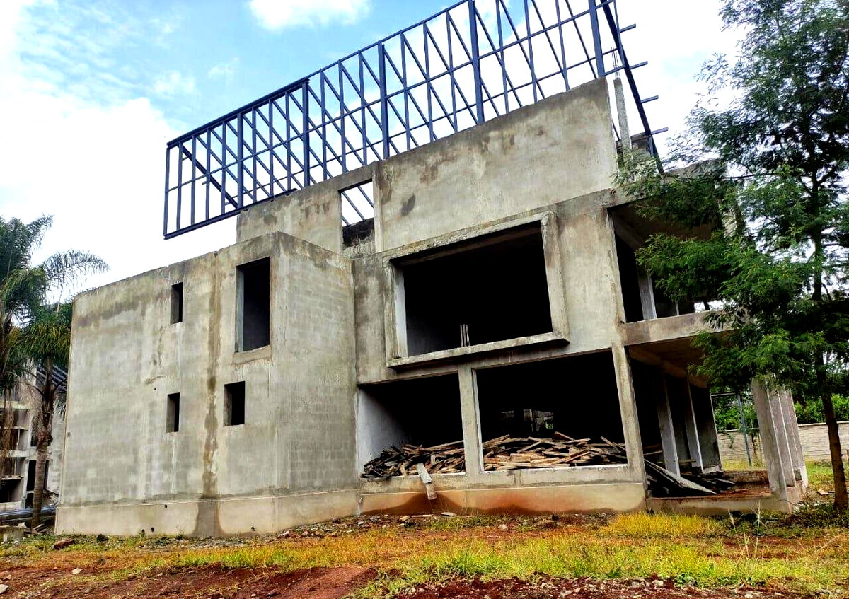 Golf Course Entertainer's Villa with Rooftop BBQ – Karen