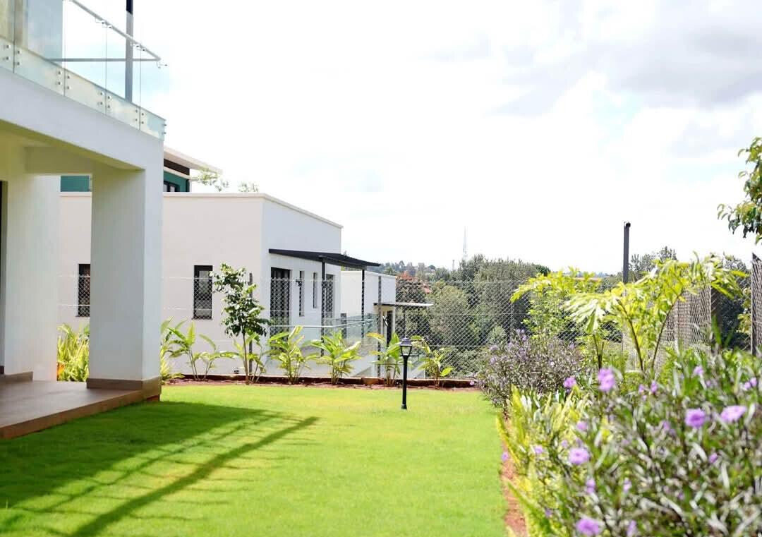 5 En-Suite Townhouse with Sunken Lounge & Fireplace - Kitisuru