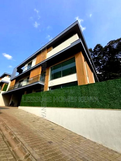 5bdrm Villa in Lavington for sale - Image 1