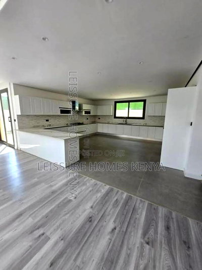 5bdrm Villa in Lavington for sale - Image 11