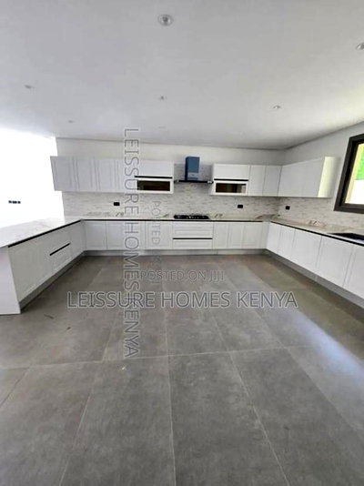 5bdrm Villa in Lavington for sale - Image 12