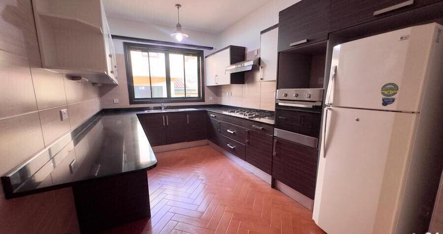 3-Ensuite Townhouse with Generator & Borehole - Westlands