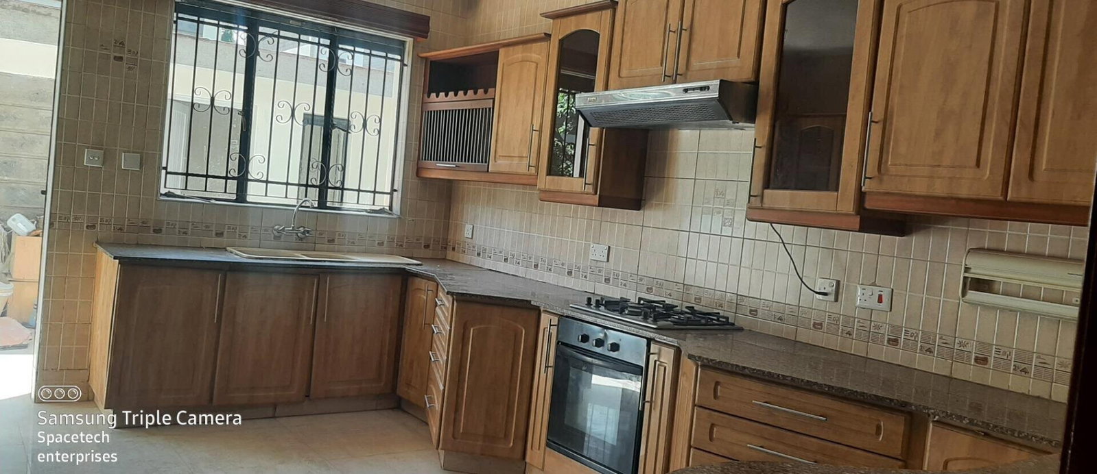 4-Ensuite Townhouse with Private Garden & Pool Access - Westlands