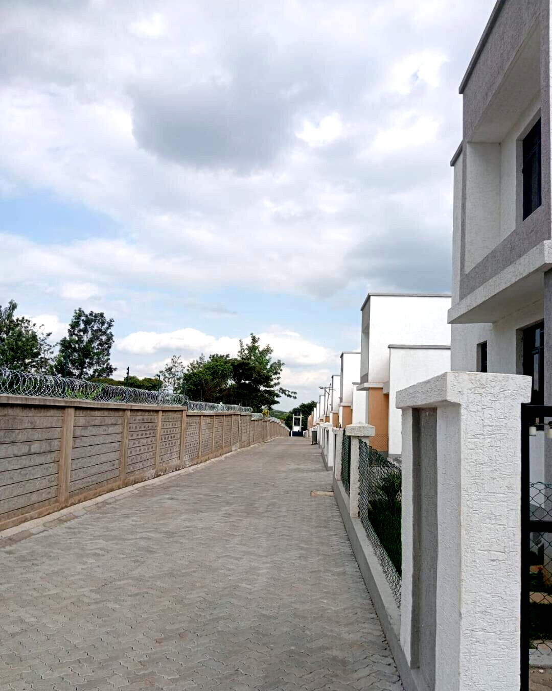 4BR All-Ensuite Townhouse with DSQ & Rooftop Terrace - Rimpa, Rongai