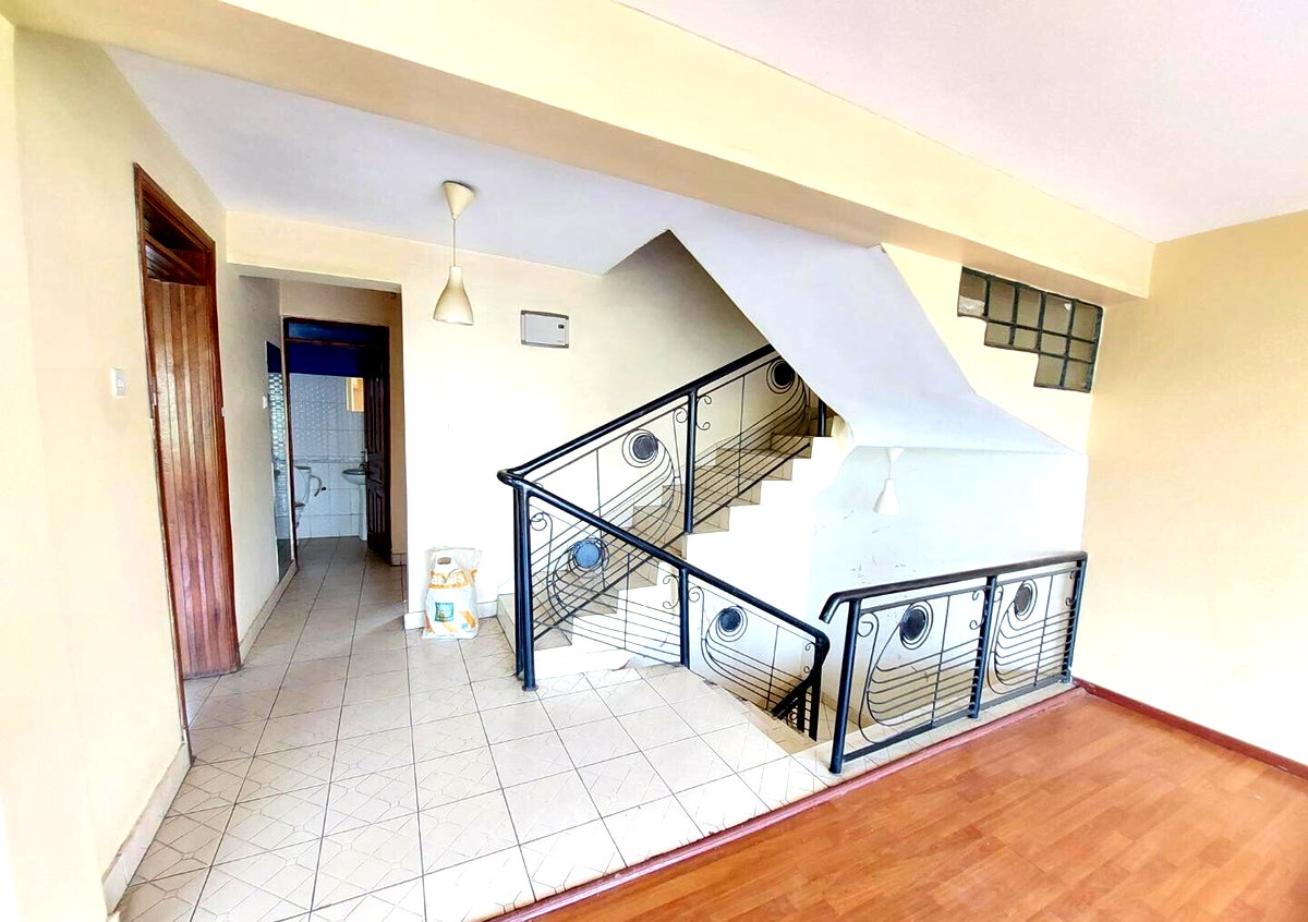 4BR All Ensuite Townhouse with DSQ & Expressway Access - South B