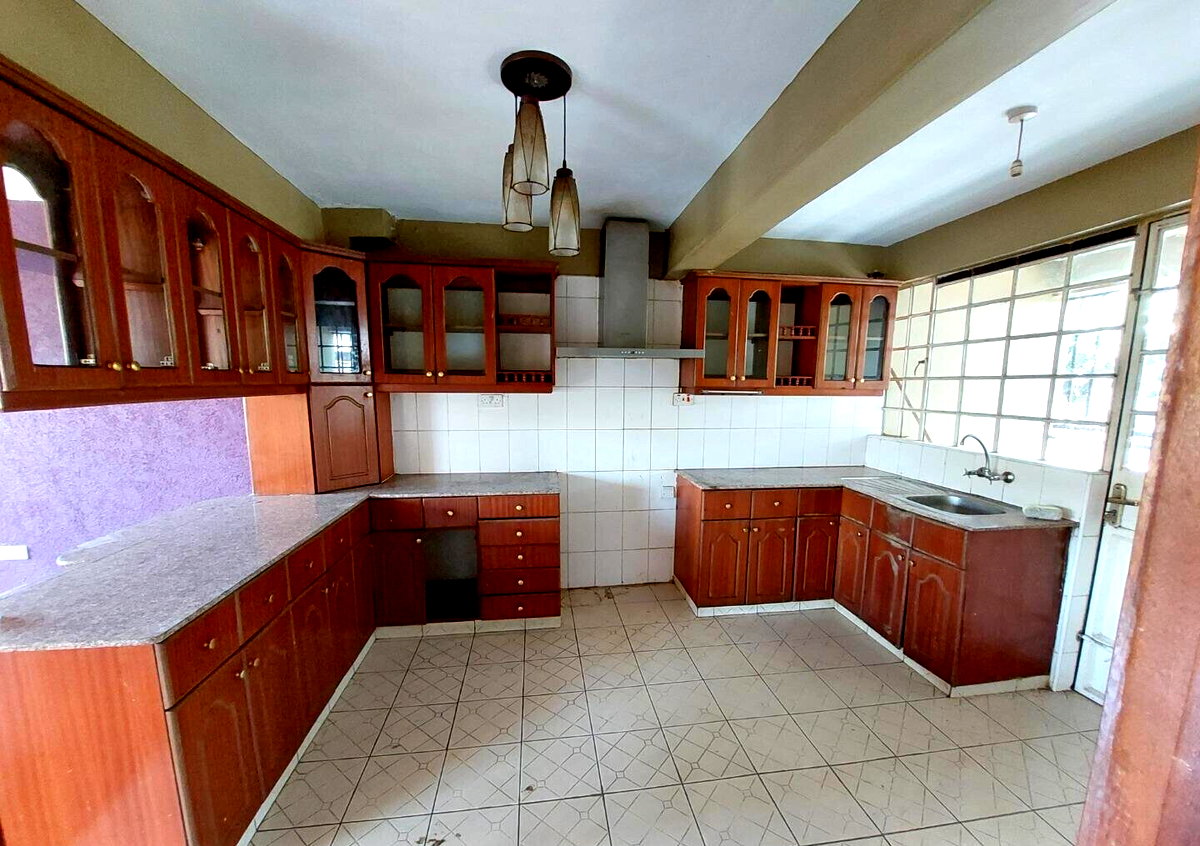 4BR All Ensuite Townhouse with DSQ & Expressway Access - South B