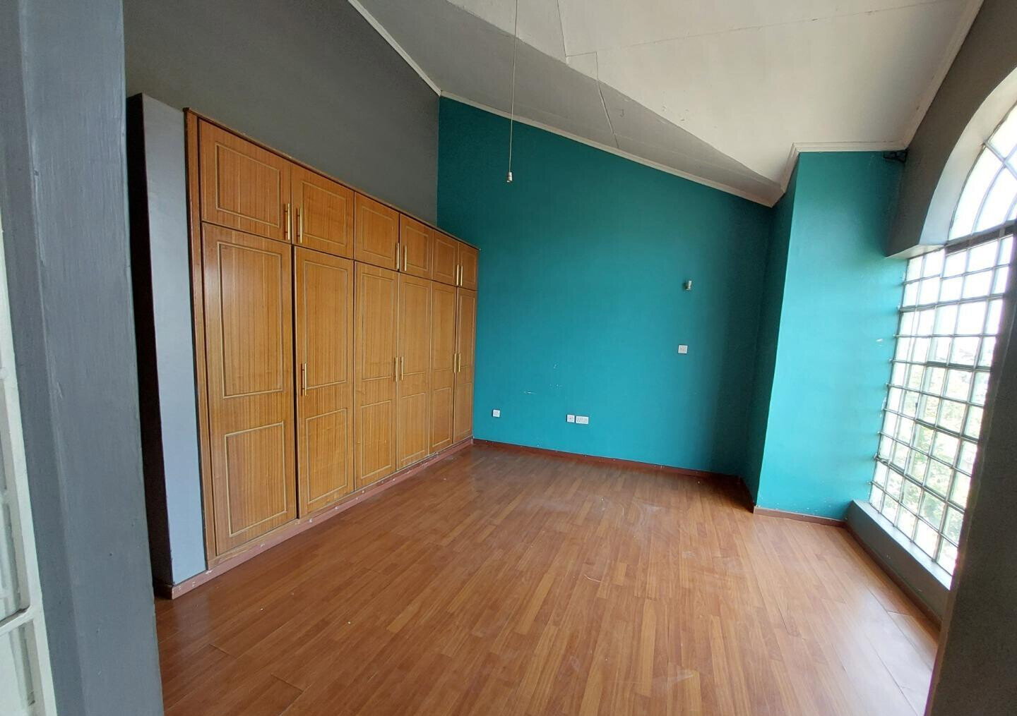 4BR All Ensuite Townhouse with DSQ & Expressway Access - South B