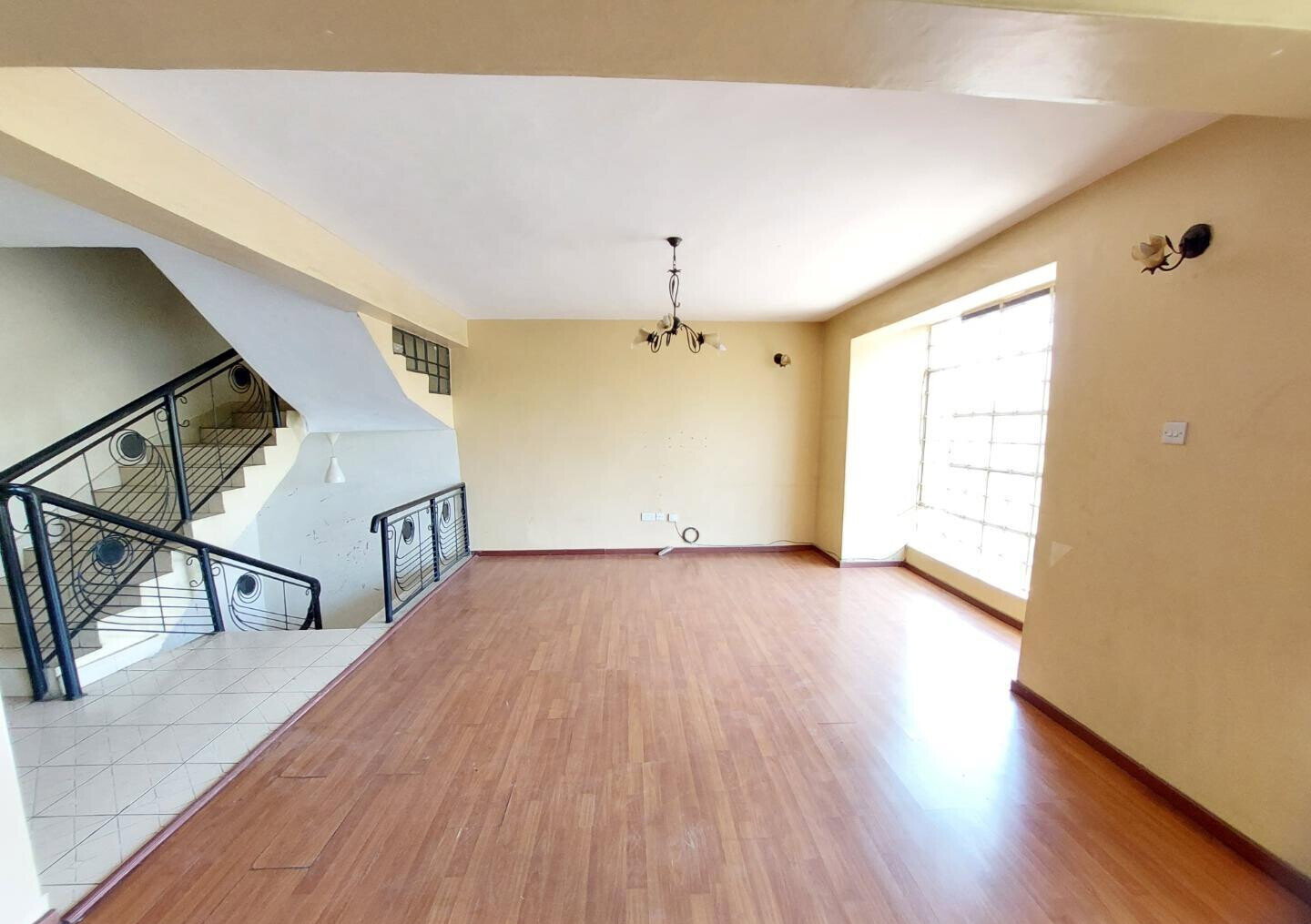 4BR All Ensuite Townhouse with DSQ & Expressway Access - South B