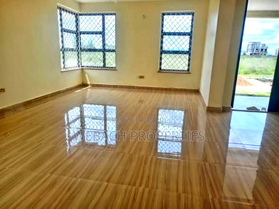 5bdrm Townhouse / Terrace in Viraj Area for rent - Image 2