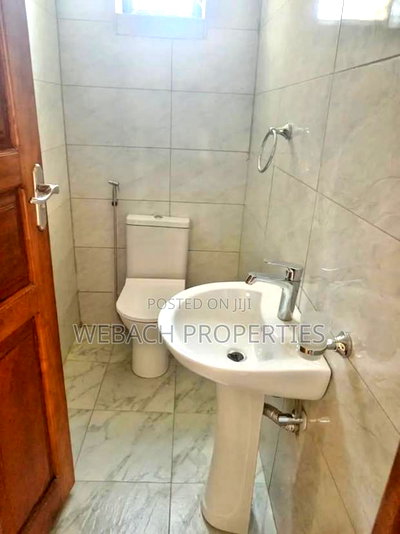 5bdrm Townhouse / Terrace in Viraj Area for rent - Image 11