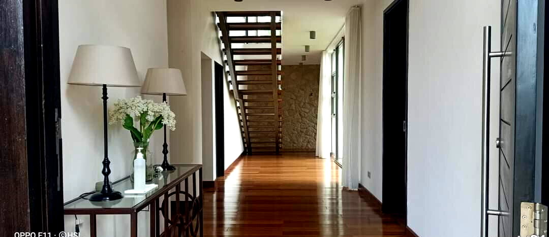 Deerpark Karen: 5-Bed Villa on Half-Acre with Private Pool & Forest