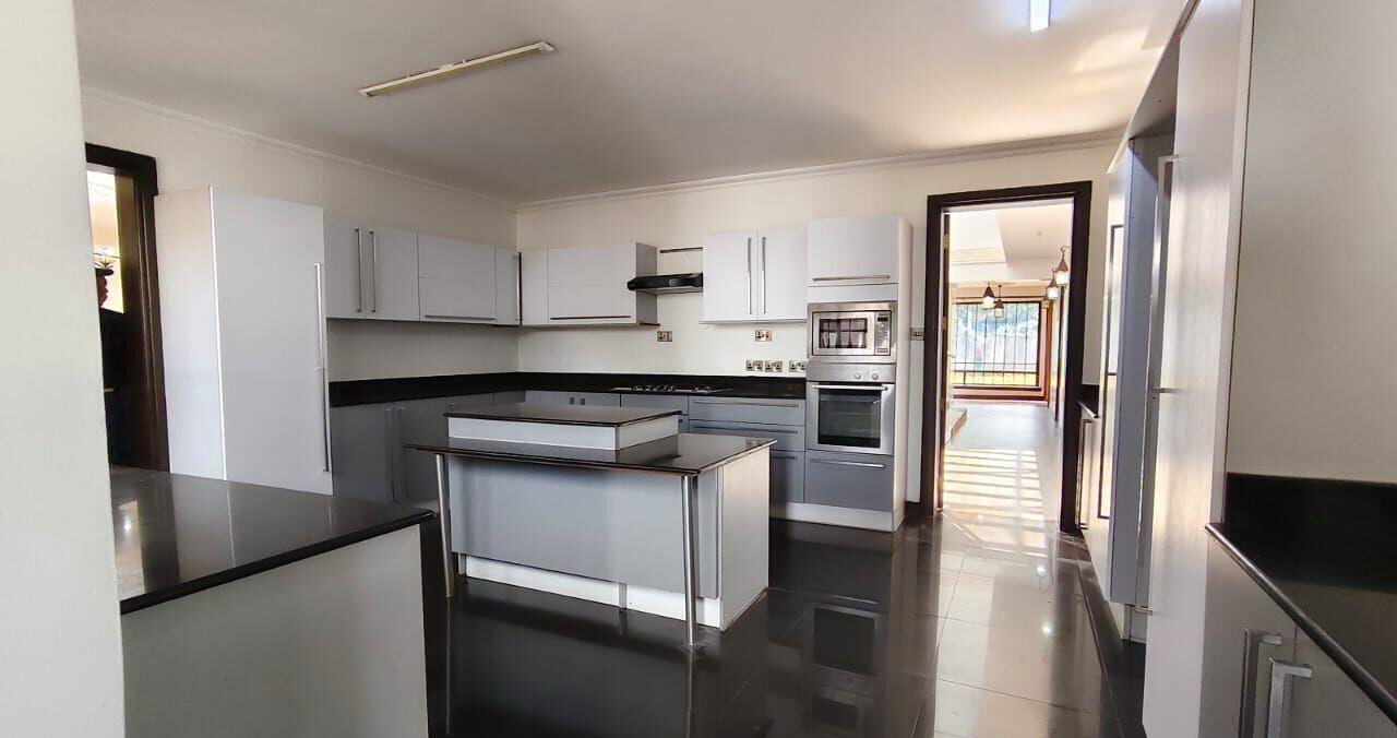 Spacious 5BR Garden Home