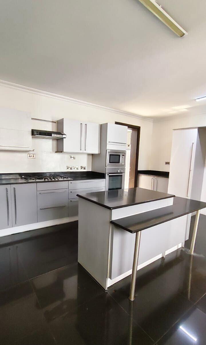 Spacious 5BR Garden Home