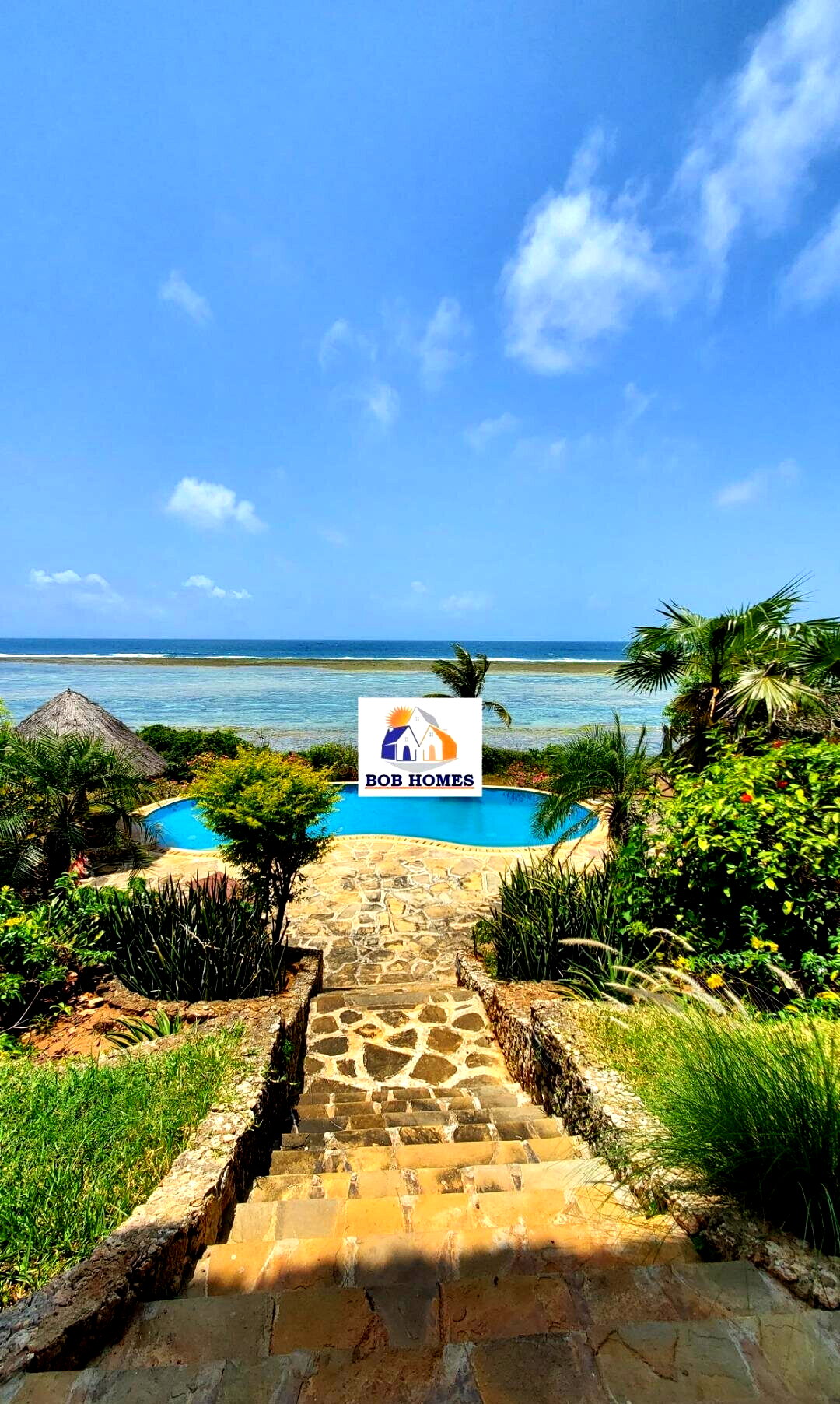 1-Acre Beachfront Townhouse with Private Pool - Shanzu