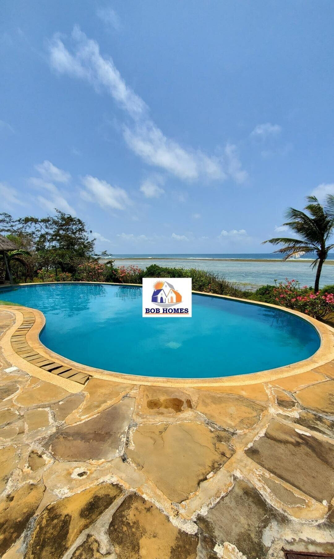 1-Acre Beachfront Townhouse with Private Pool - Shanzu