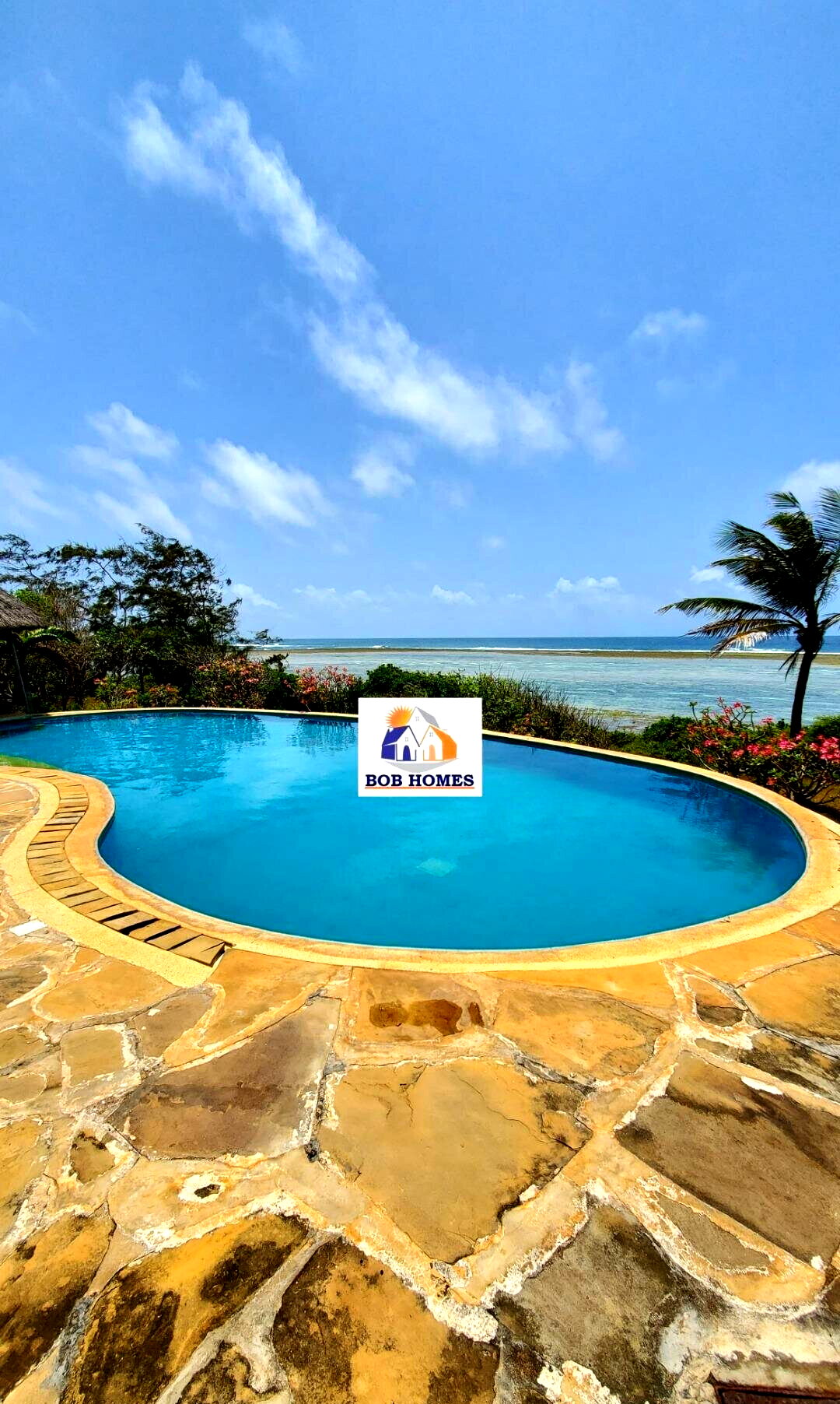 1-Acre Beachfront Townhouse with Private Pool - Shanzu