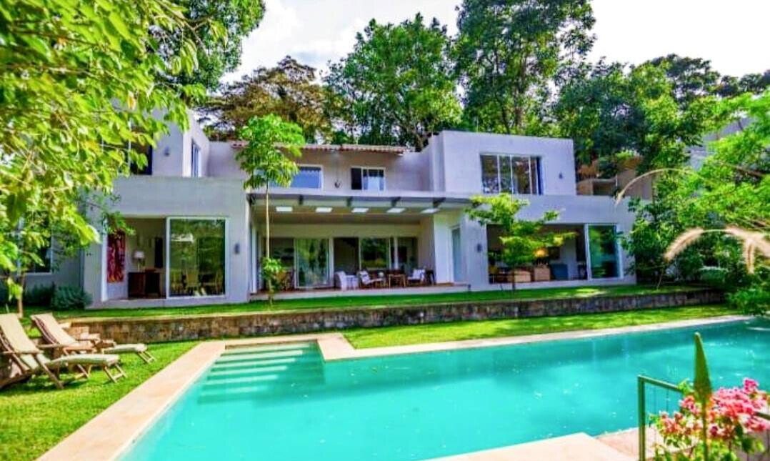 Ambassadorial 4-Bed on 0.5 Acres with Indoor Pool & Karura Views - Muthaiga