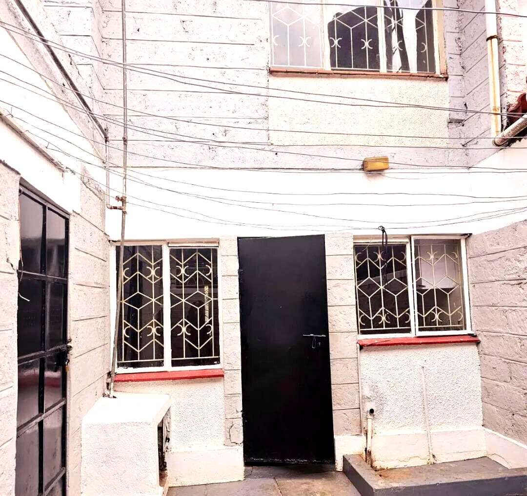 3BR Townhouse with DSQ & Secluded Estate - Lavington