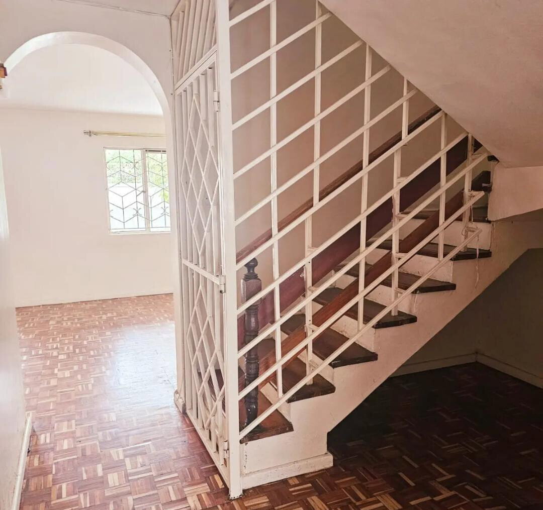3BR Townhouse with DSQ & Secluded Estate - Lavington