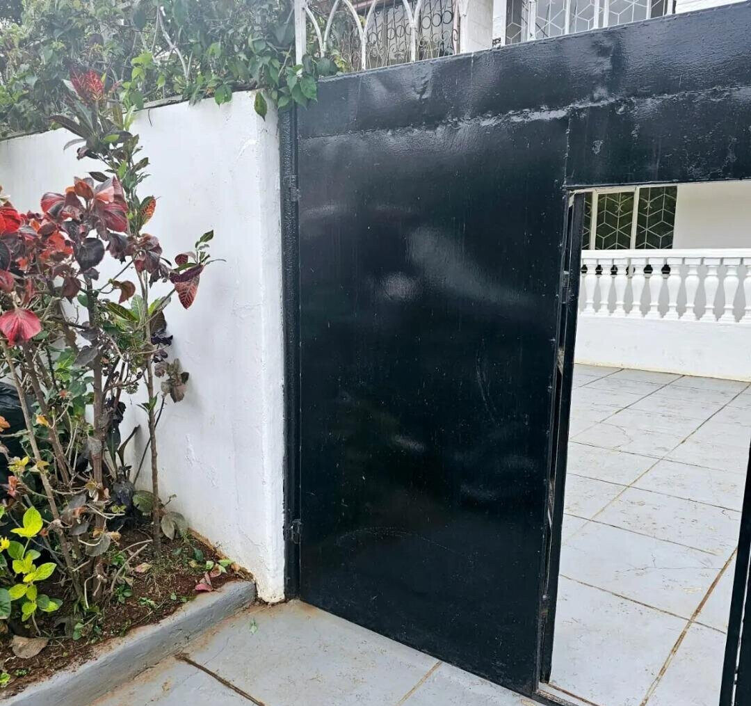 3BR Townhouse with DSQ & Secluded Estate - Lavington