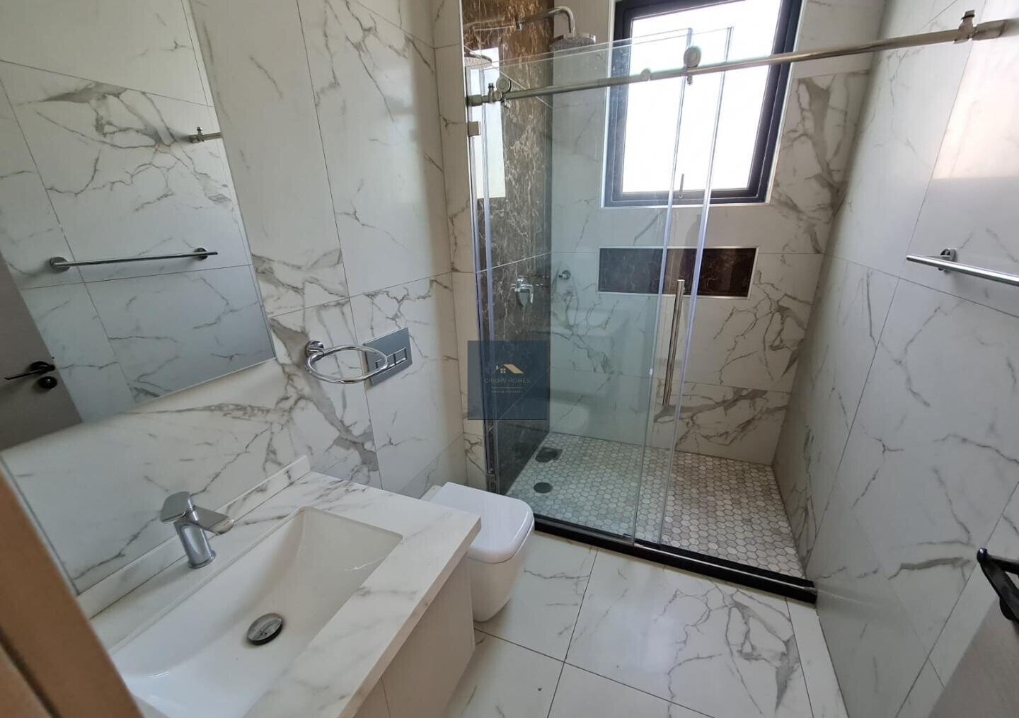 5-Ensuite Townhouse with Sunken Living Room & Generator - Lavington