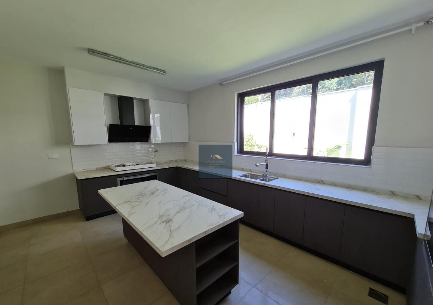 5-Ensuite Townhouse with Sunken Living Room & Generator - Lavington