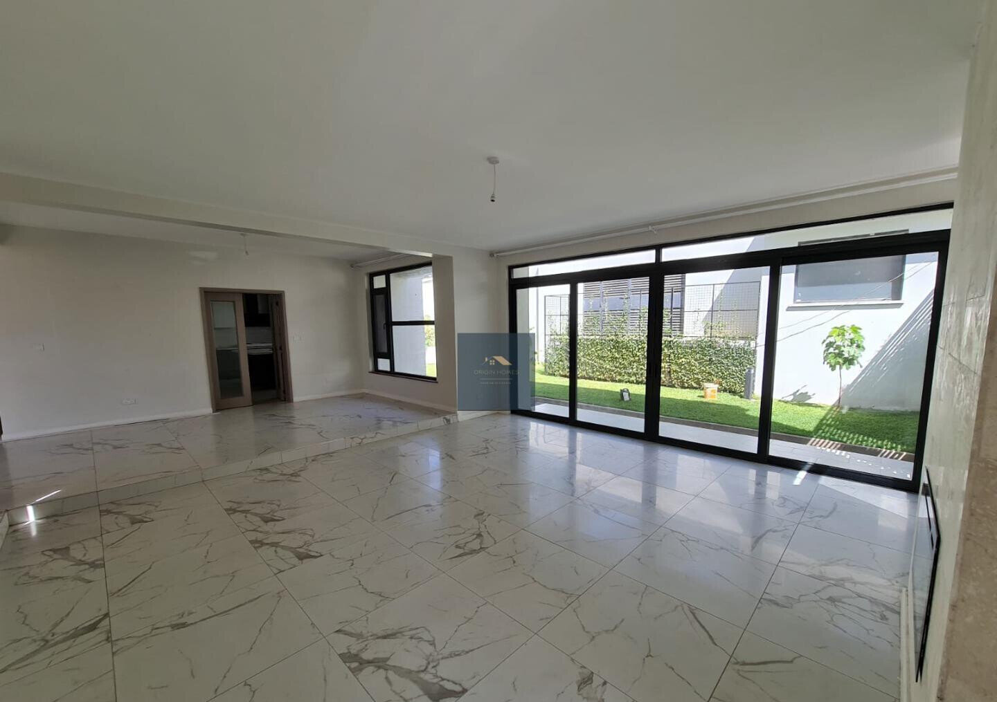 5-Ensuite Townhouse with Sunken Living Room & Generator - Lavington