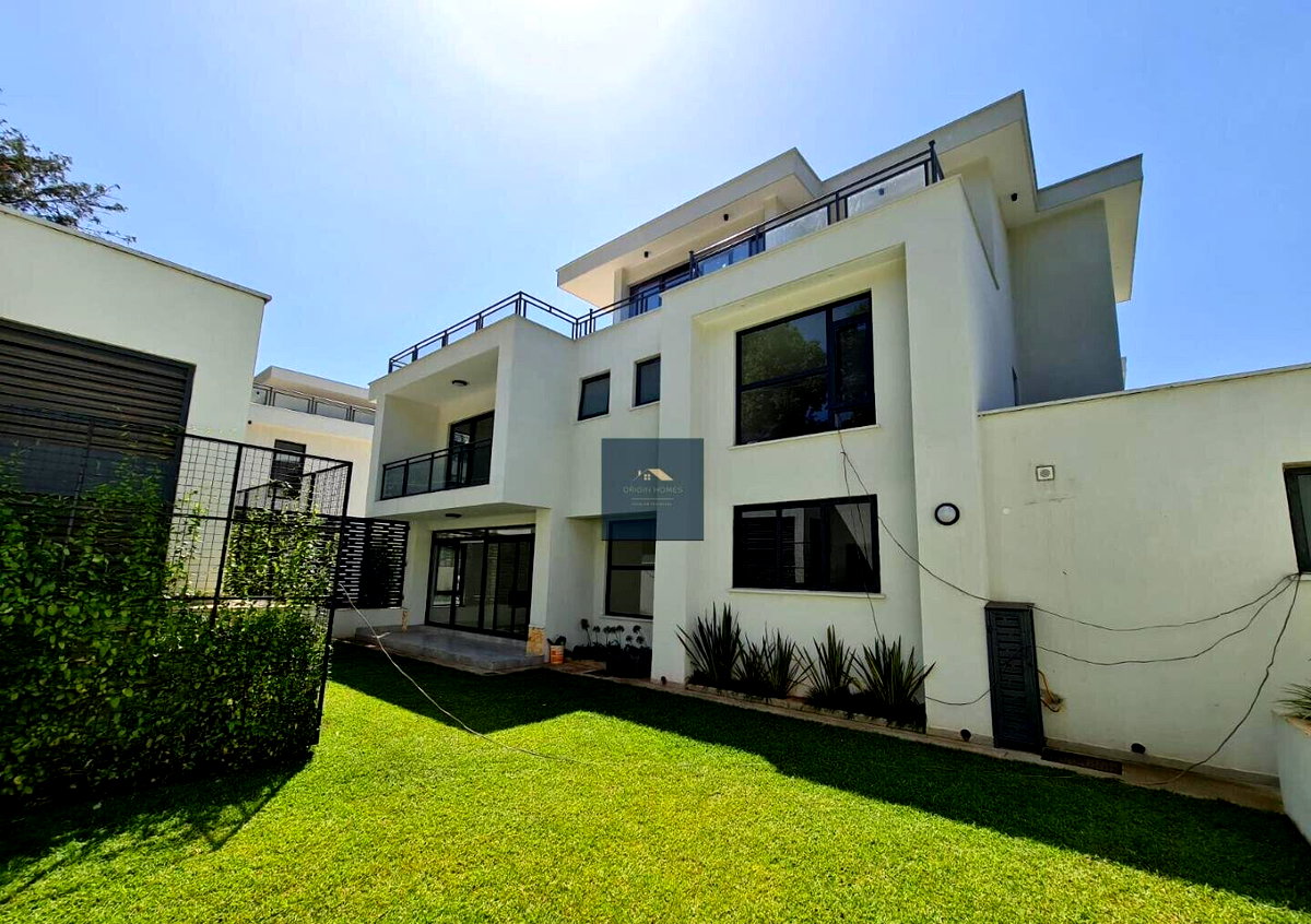 5-Ensuite Townhouse with Sunken Living Room & Generator - Lavington
