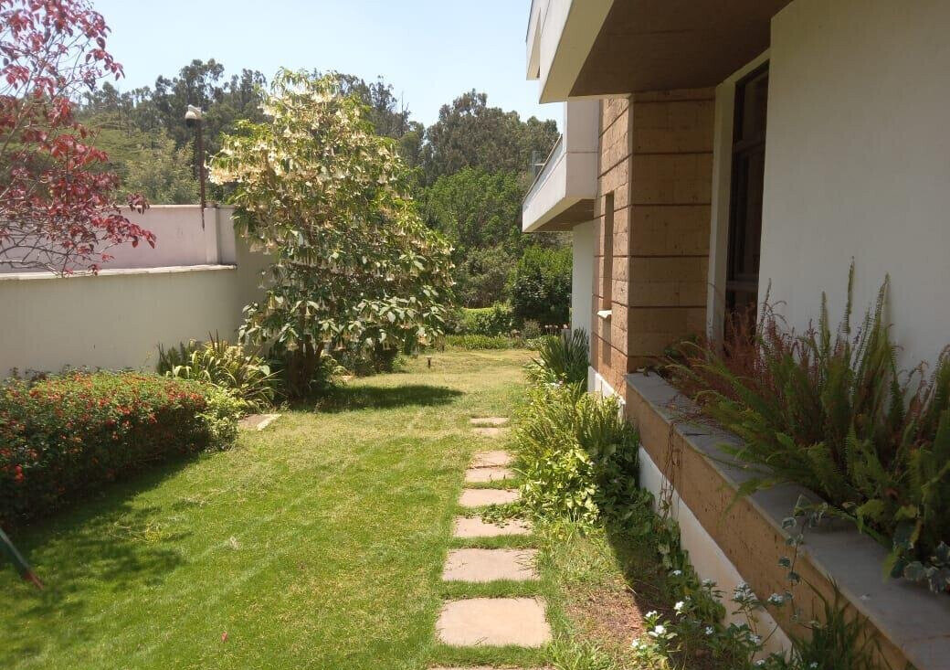5-Ensuite Townhouse with DSQ & Fireplace – Karen Gated Community