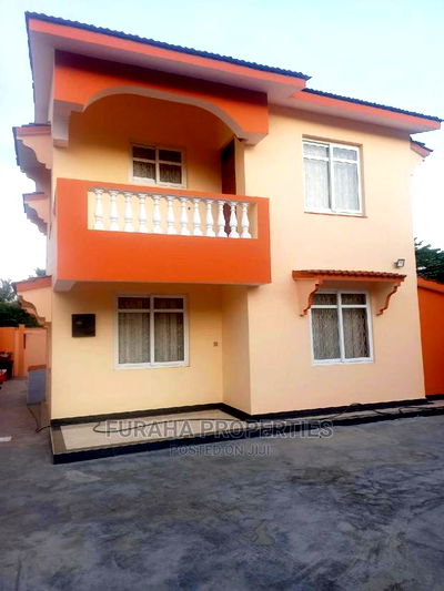 3bdrm Maisonette in Bombolulu for sale - Image 2