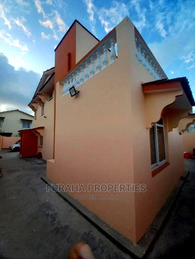 3bdrm Maisonette in Bombolulu for sale - Image 4