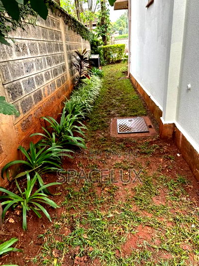 3bdrm Apartment in Lavington Green for rent - Image 7