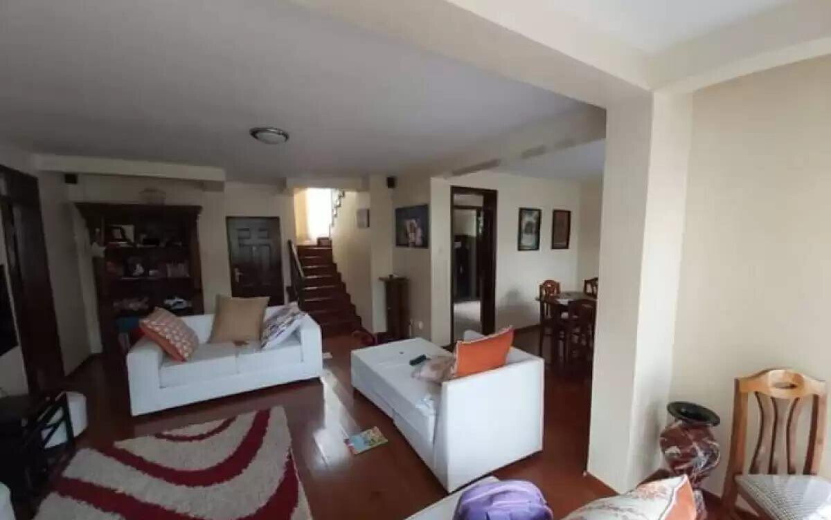 5-Ensuite Townhouse with Private Garden & Home Office - Lavington