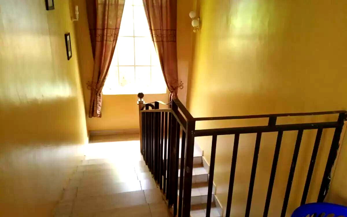 5-Ensuite Townhouse with Private Garden & Home Office - Lavington