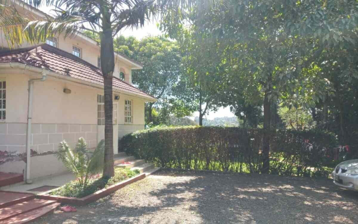 5-Ensuite Townhouse with Private Garden & Home Office - Lavington