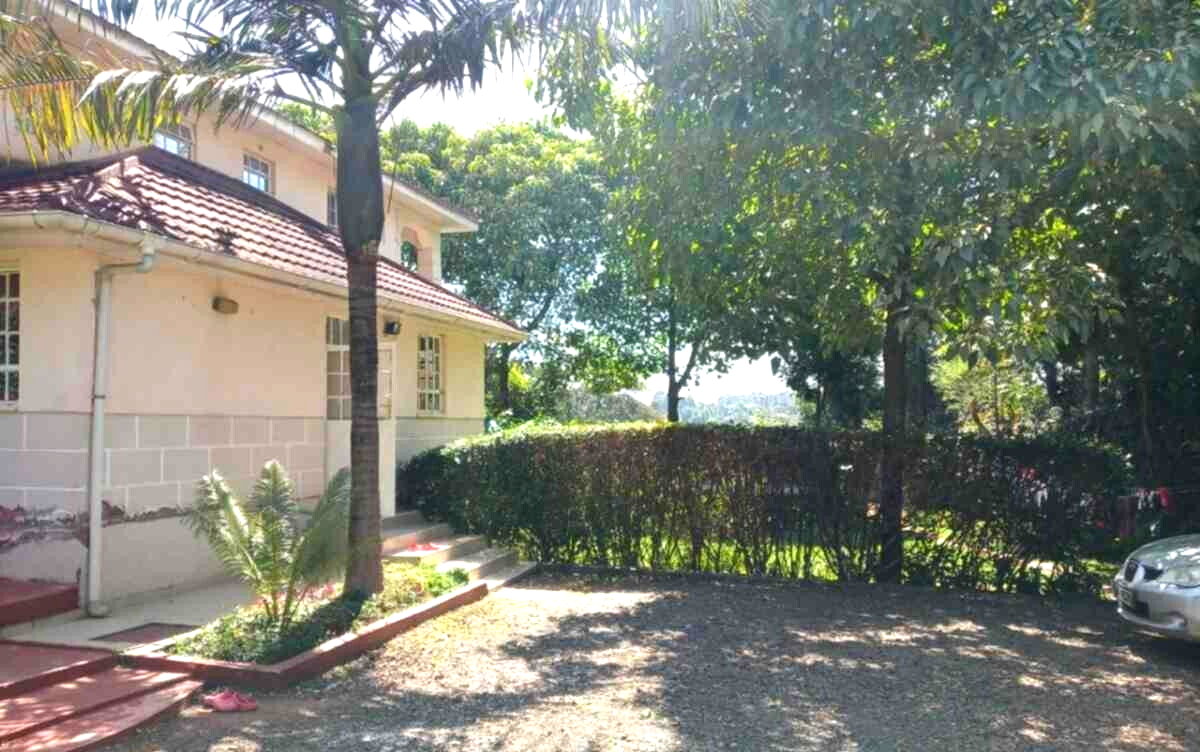 5-Ensuite Townhouse with Private Garden & Home Office - Lavington