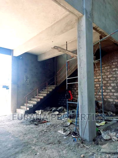 For Sale 10,000 Square Feet Ware House - Image 3