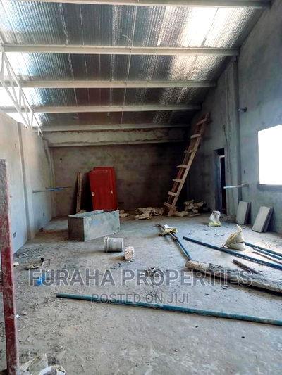 For Sale 10,000 Square Feet Ware House - Image 2